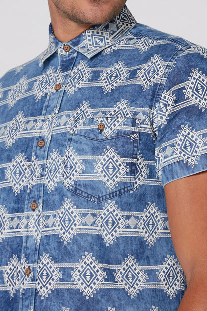 Blue patterned short-sleeve shirt with chest pockets and button placket