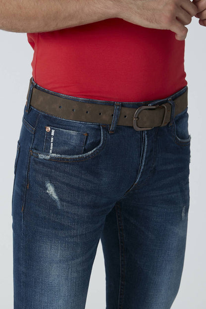 Blue jeans with brown belt, zip fly, and front pocket detail