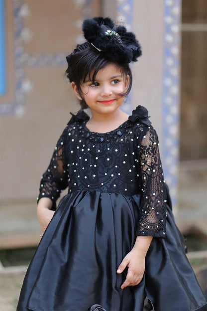 Qurratulain saqib - AK Galleria