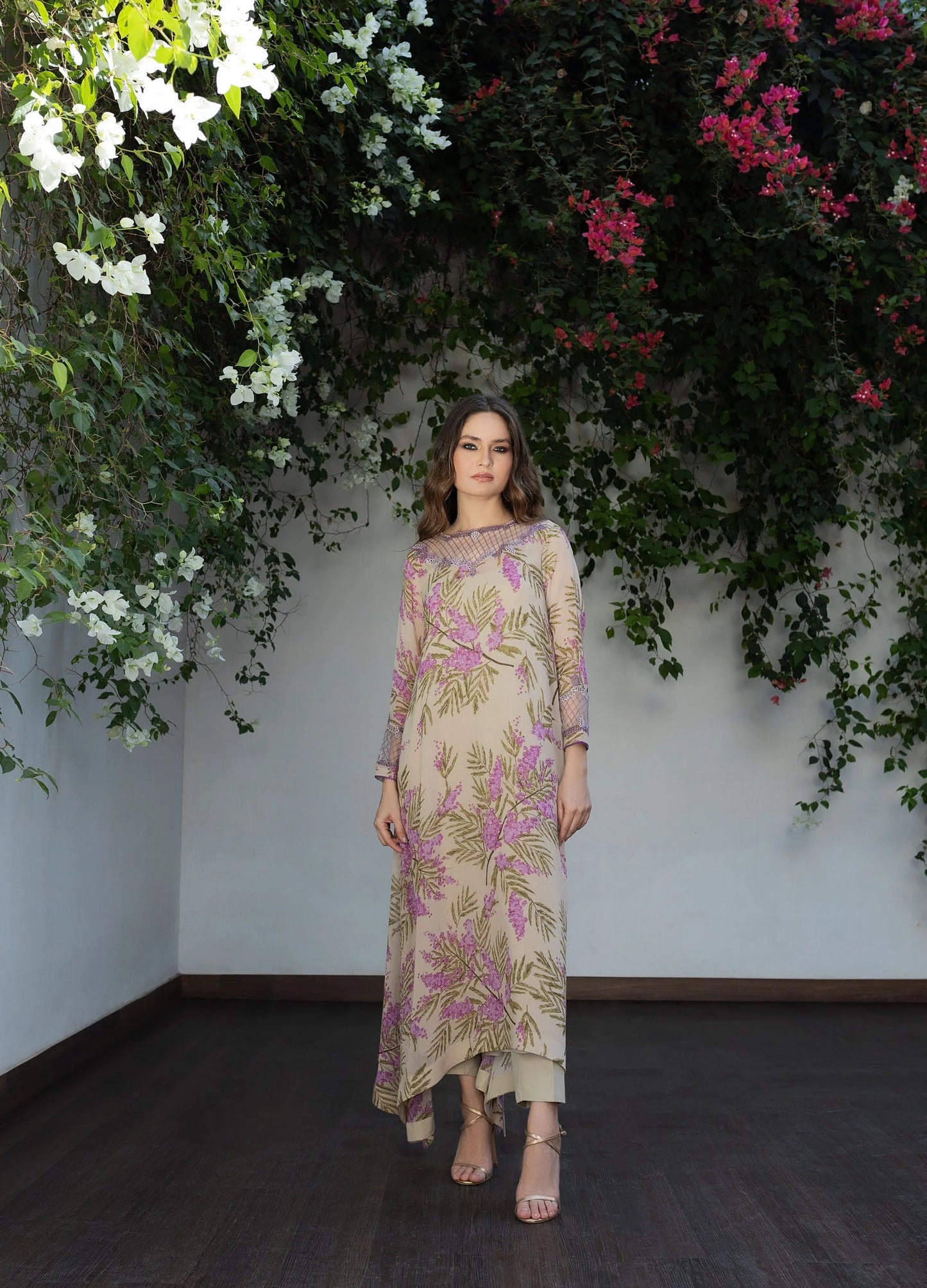 Velour - AK Galleria