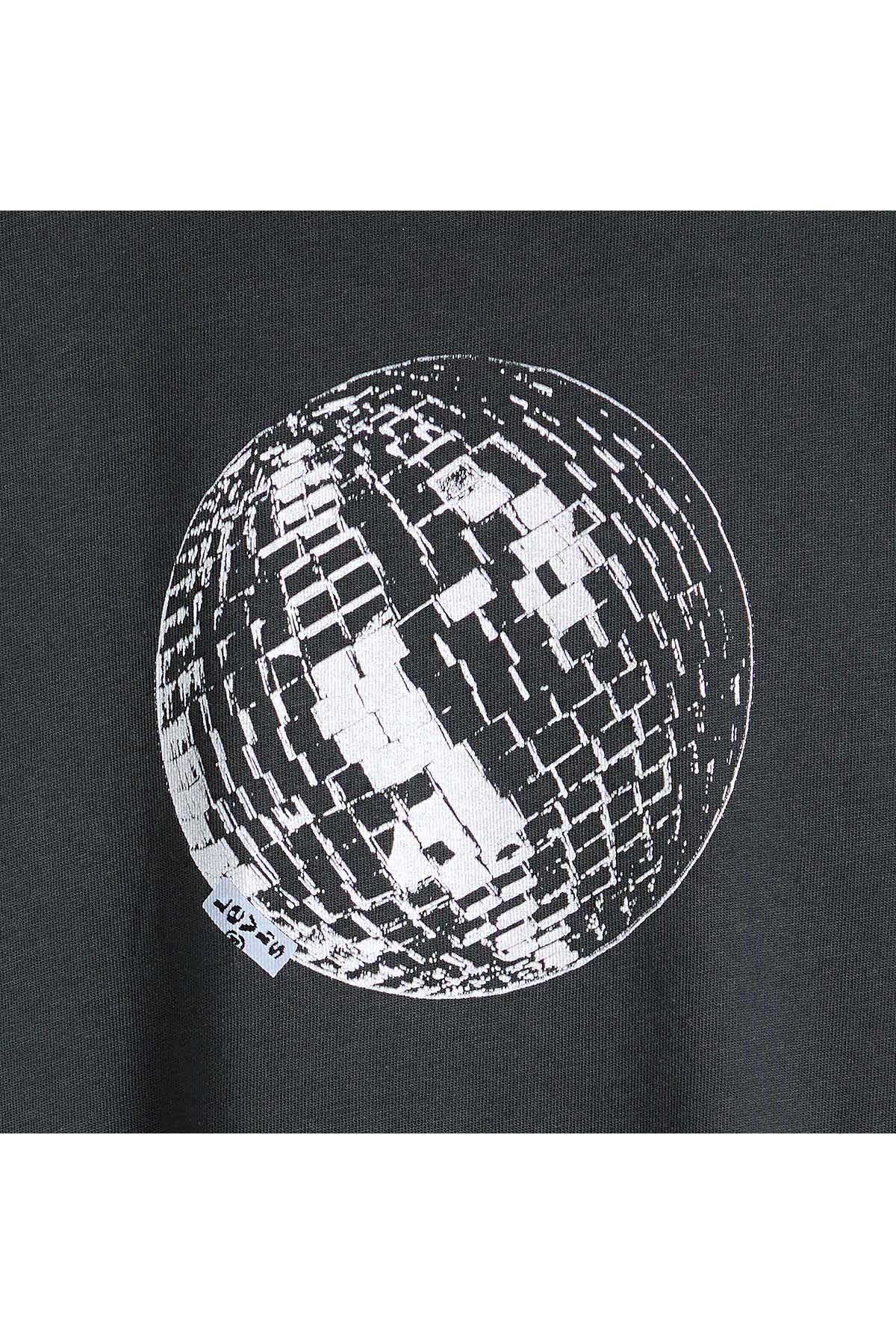 Levi's black T-shirt close-up of white globe print