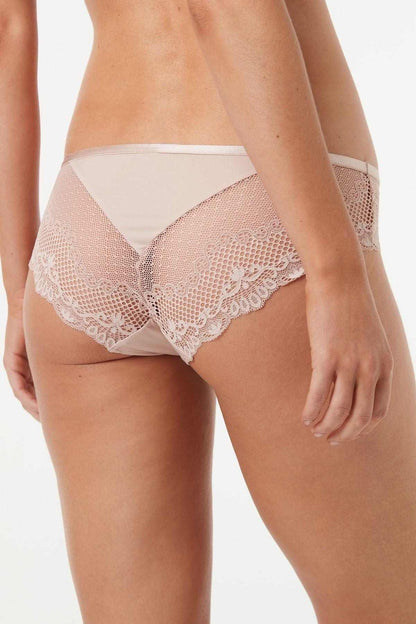 Light pink lace lingerie briefs with V-seam front and scalloped lace edges