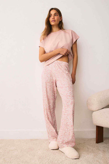 Pink short-sleeve T-shirt and patterned wide-leg lounge pants set