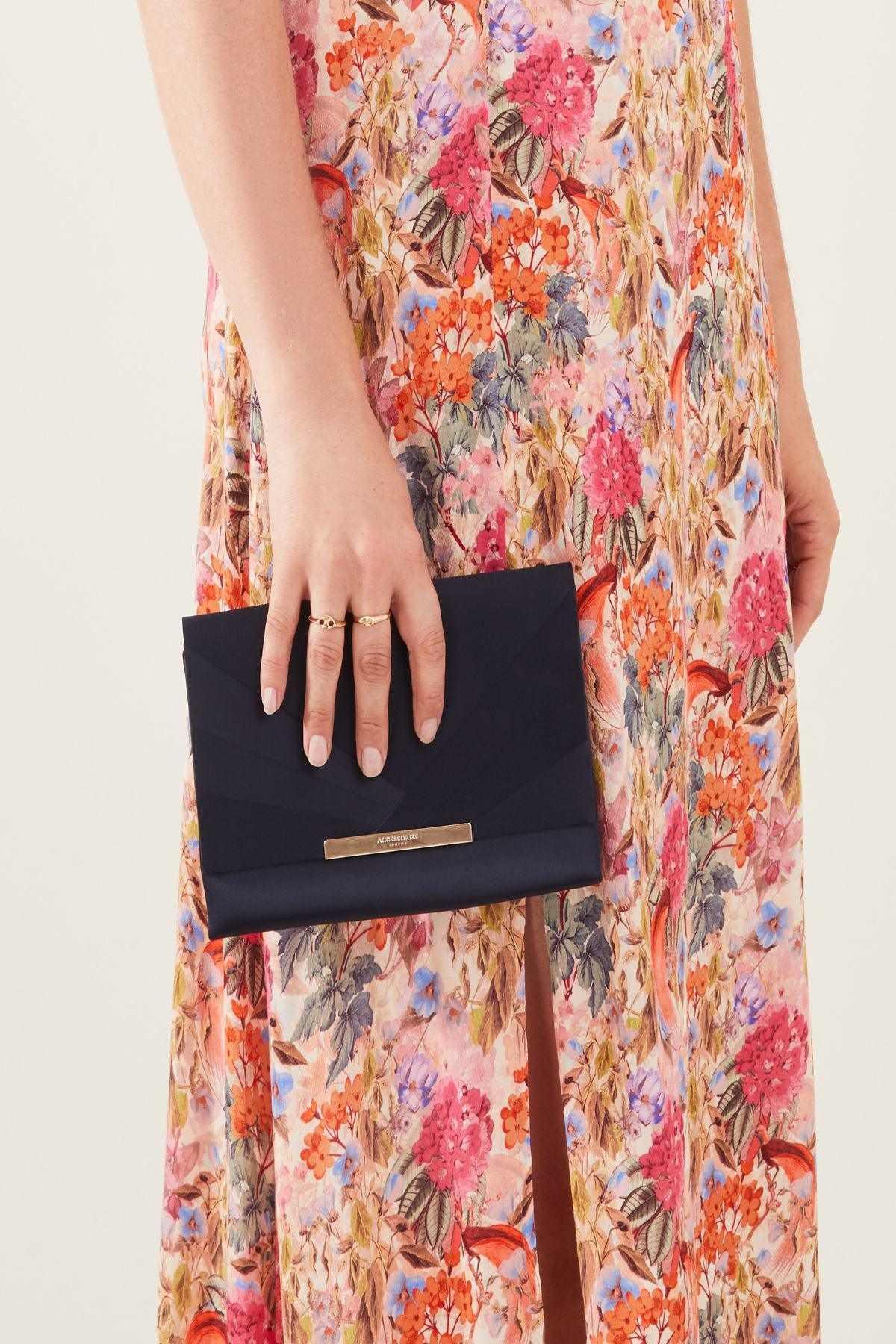 ACCESSORIZE - AK Galleria
