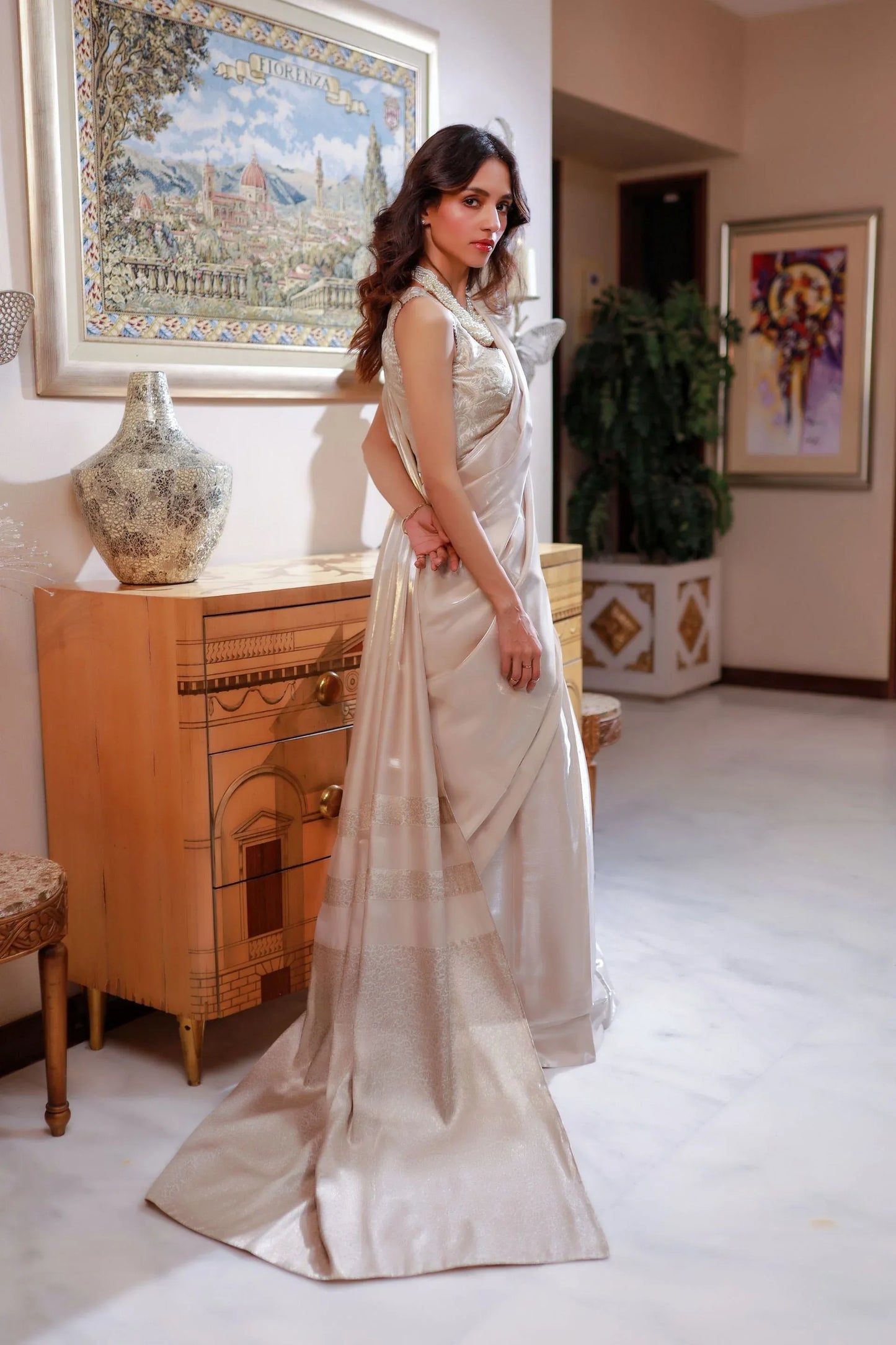 Velour - AK Galleria