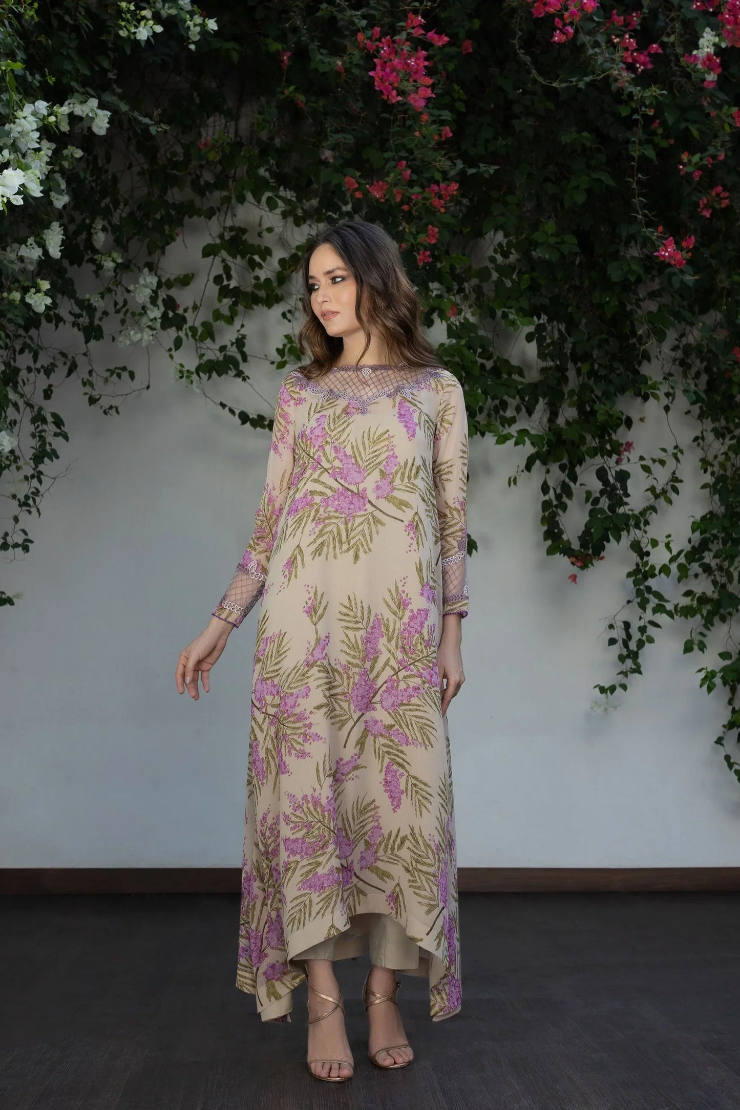 Velour - AK Galleria