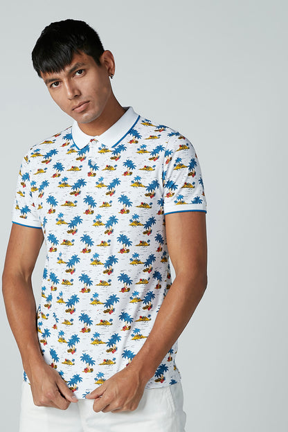 Men's white polo shirt with tropical print, short sleeves and buttoned collar
