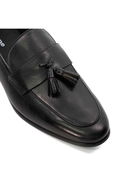 Black leather loafer with tassel fringe and stitched upper detail