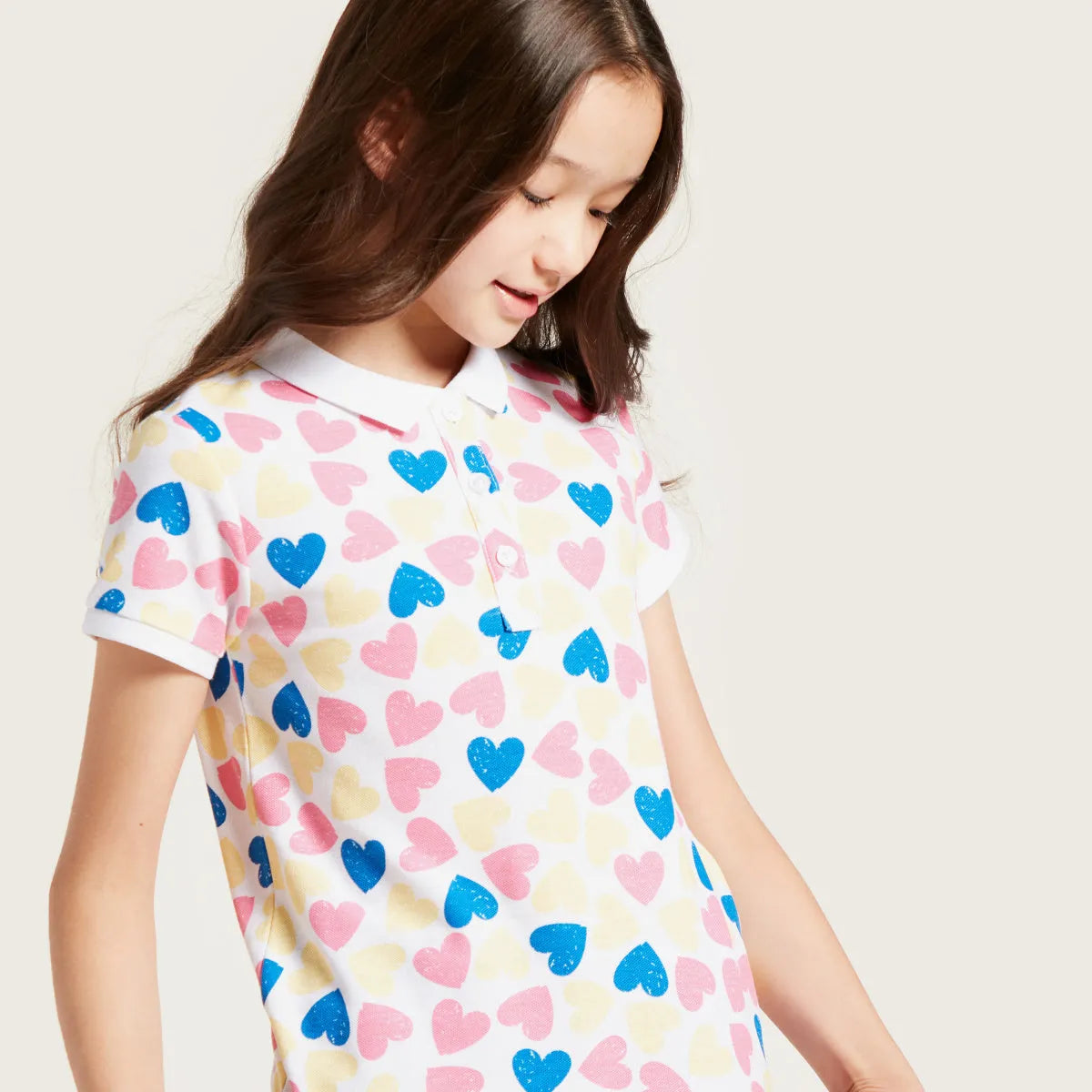 BABYSHOP heart-print t-shirt neckline and short sleeves close-up