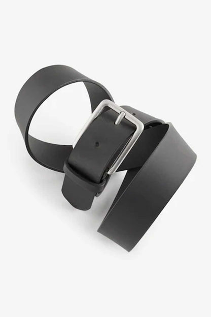 Black leather belt with rectangular silver buckle, single-keep tail