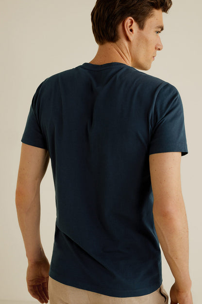 Men's dark navy V-neck T-shirt, back view, short sleeves