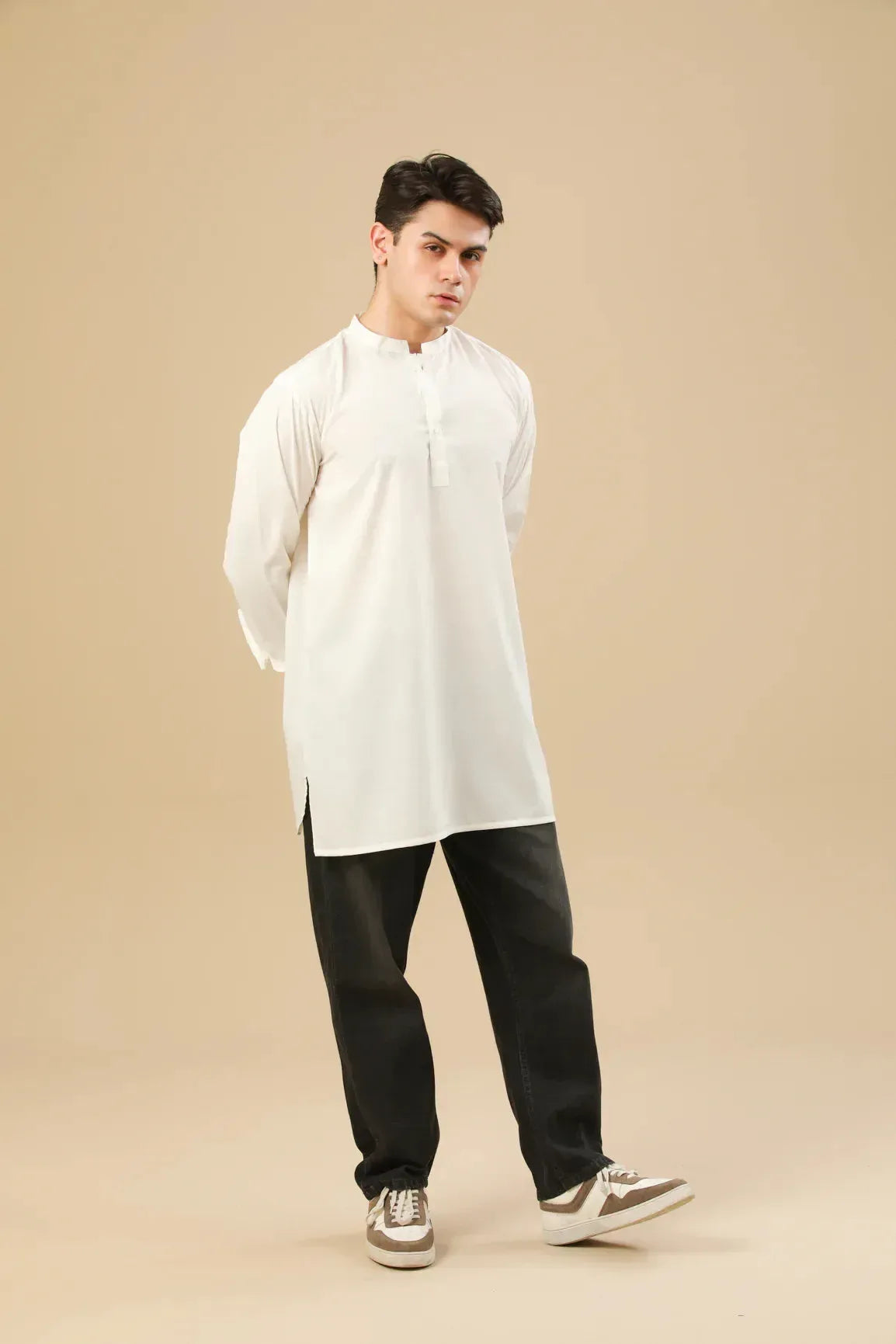 MURAQSH - AK Galleria