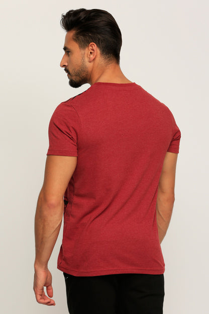Red crewneck T-shirt with solid back, short sleeves