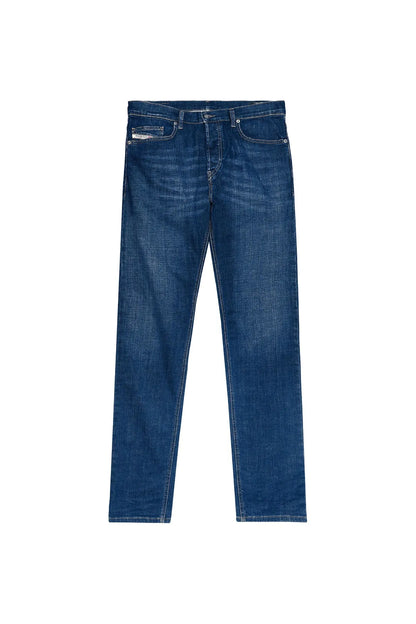 Blue denim jeans with straight leg and waistband, five-pocket construction