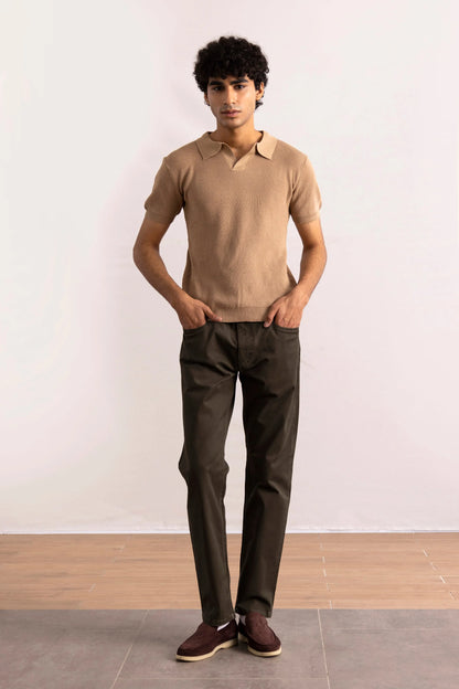 Men’s brown knit polo shirt with short sleeves and ribbed collar