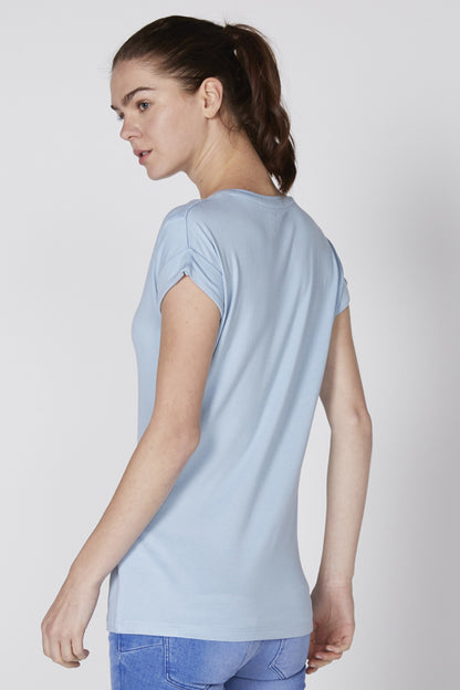 Light blue V-neck T-shirt, short sleeves, back view