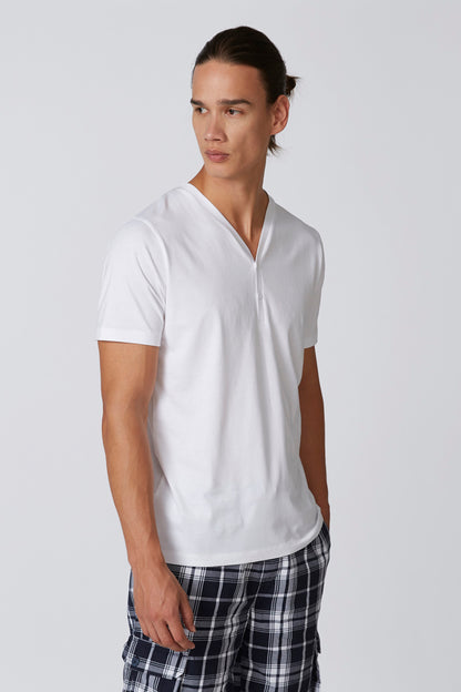 White short-sleeve V-neck t-shirt, slim fit with clean seams