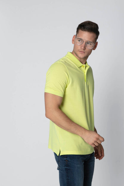 Green polo shirt with short sleeves and button placket