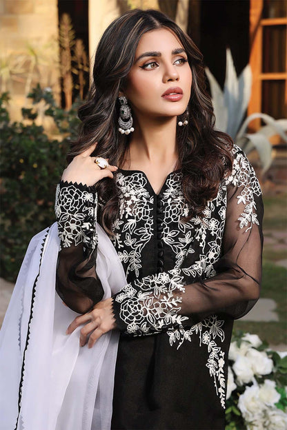 Nimra Kashif - AK Galleria