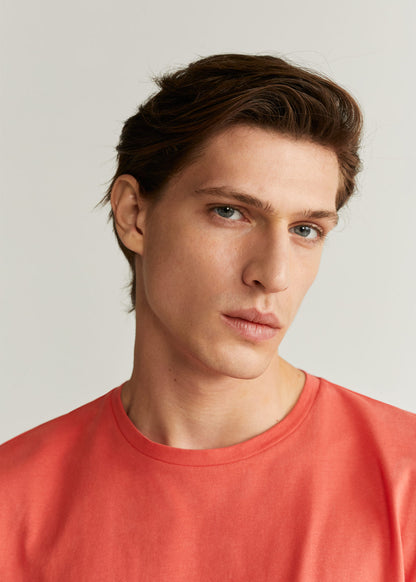 MANGO men’s crew-neck T-shirt neckline close-up, coral red cotton jersey