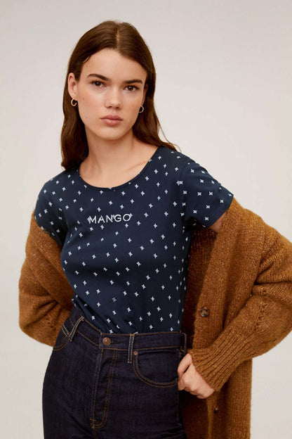 Navy short-sleeve patterned T-shirt with MANGO logo, close-up