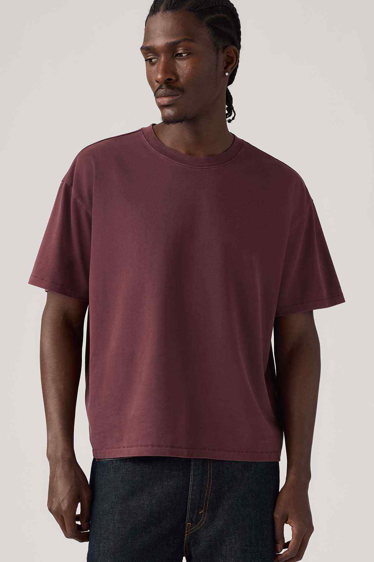 Men's maroon crew-neck short-sleeve T-shirt, relaxed fit, straight hem