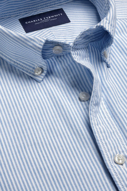 Men's blue striped button-placket short-sleeve shirt, collar detail close-up