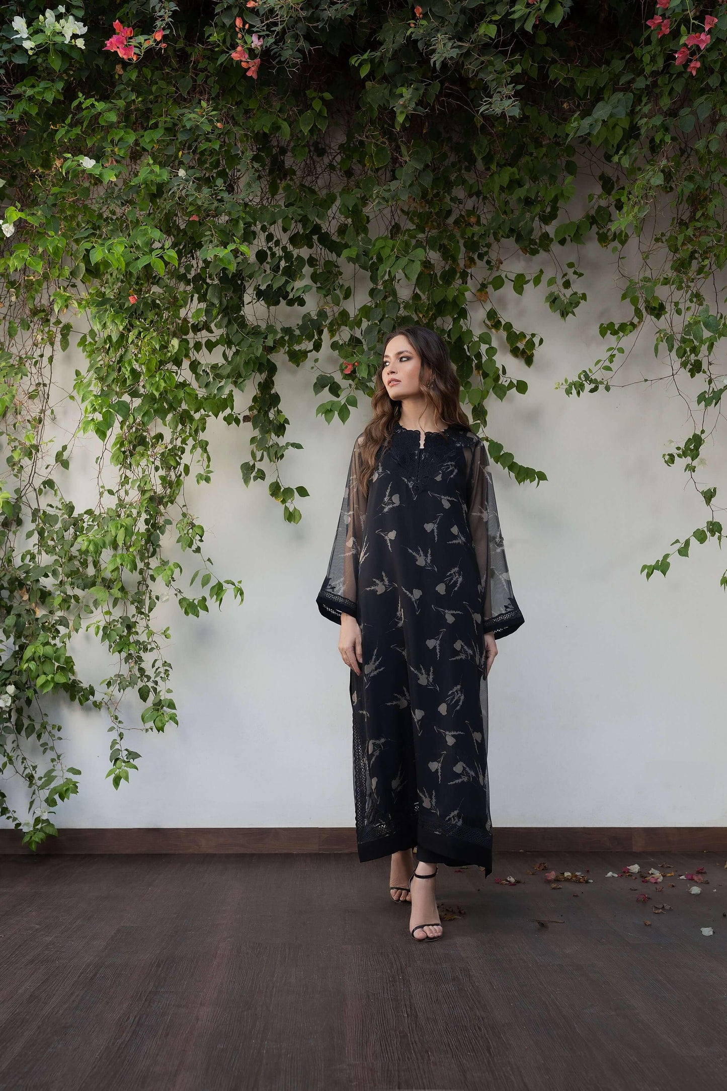 Velour - AK Galleria