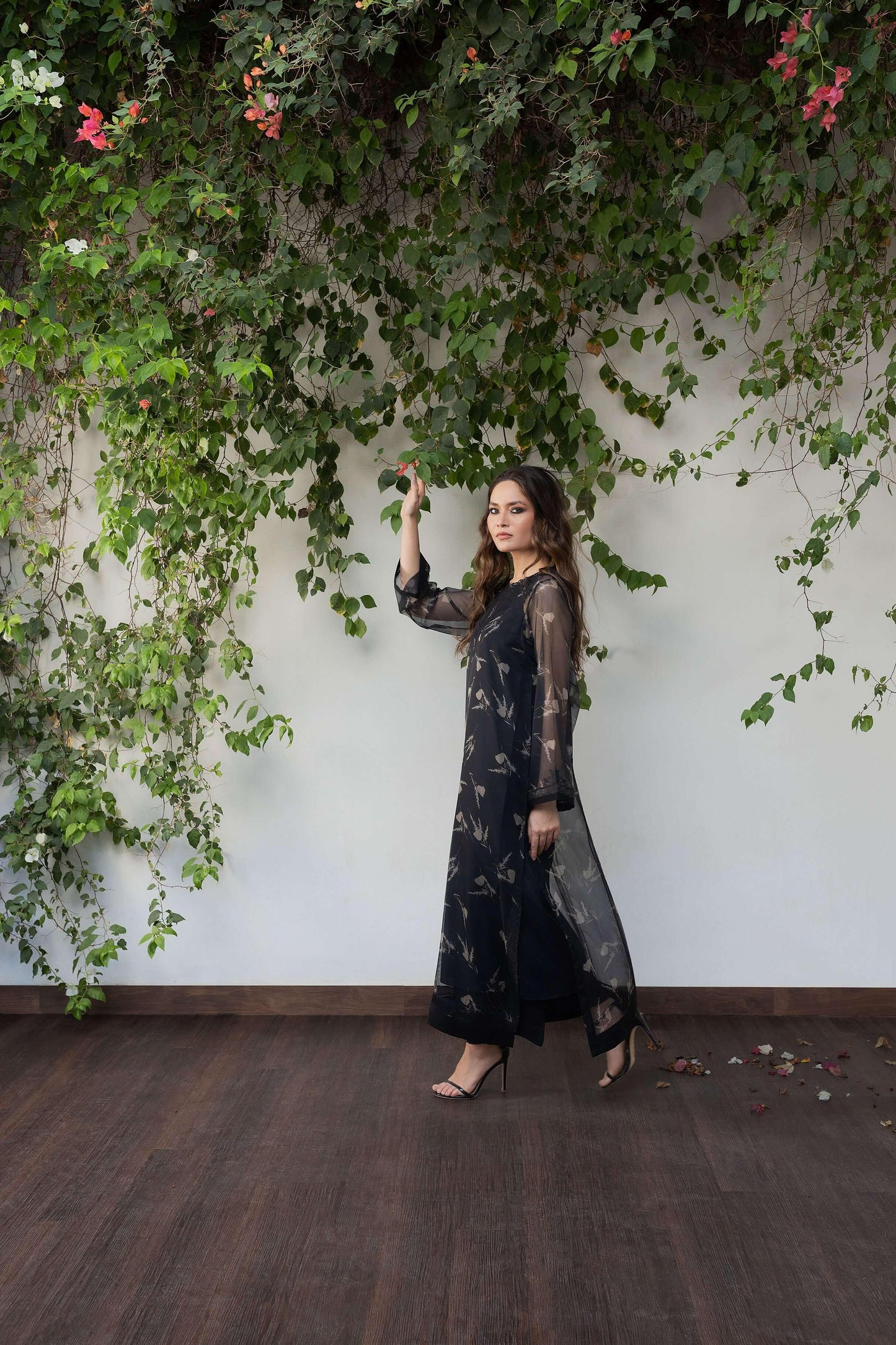 Velour - AK Galleria