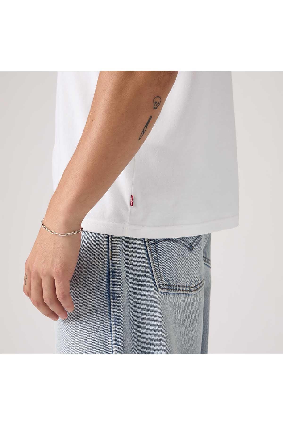 Levi's
