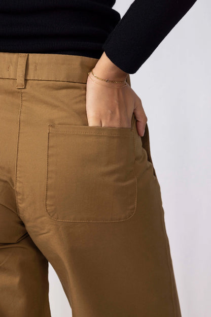 Camel pants with back patch pocket and seam stitching