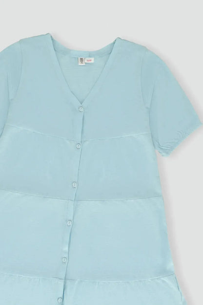 Sky blue girls' short-sleeve dress with V-neck button placket and tiered skirt