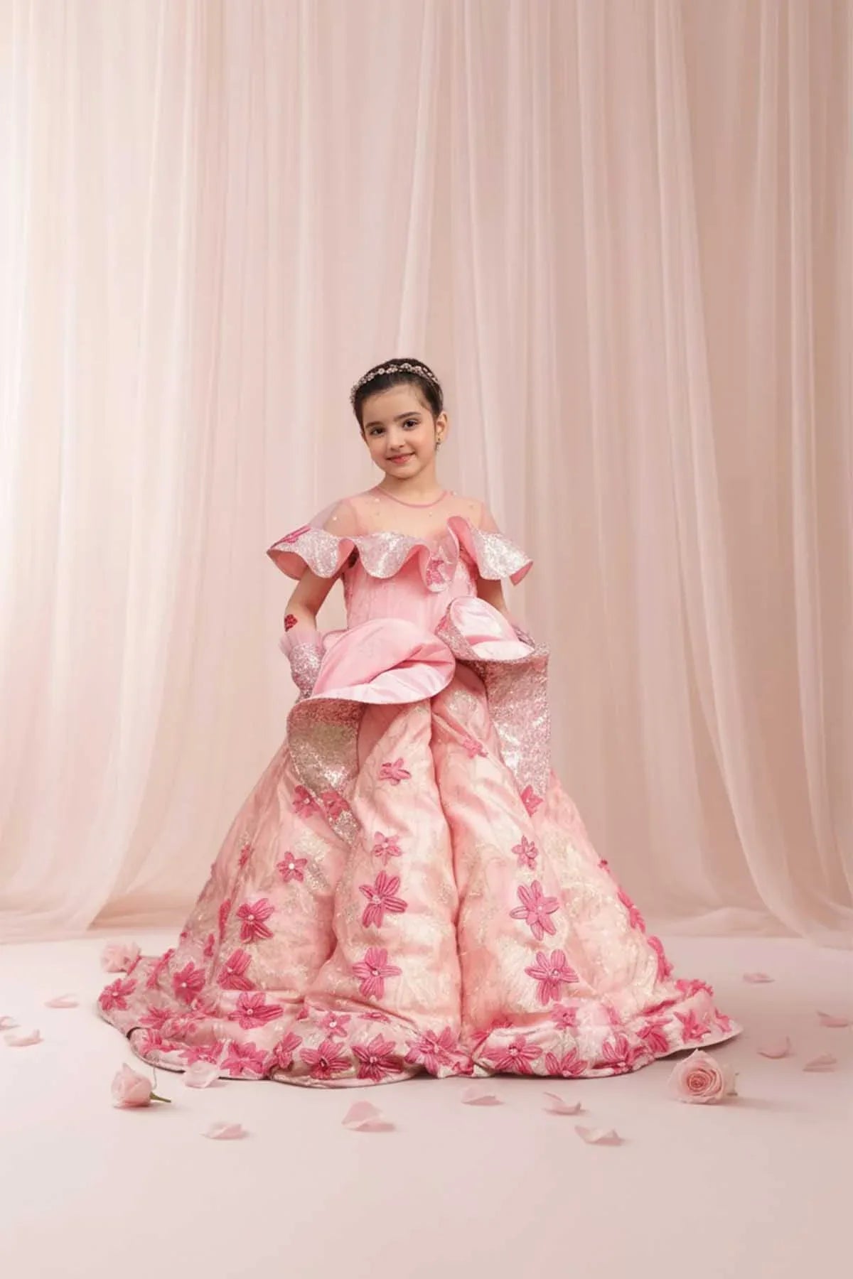 Qurratulain saqib - AK Galleria