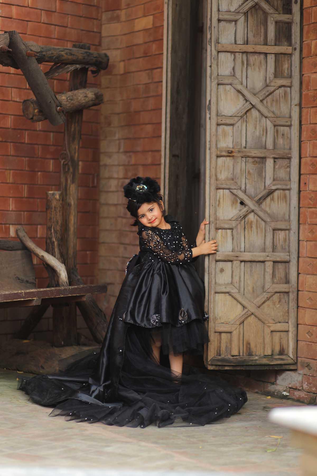 Qurratulain saqib - AK Galleria