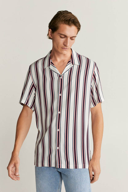 Striped short-sleeve button-up shirt with pointed collar, white base, red/blue vertical stripes