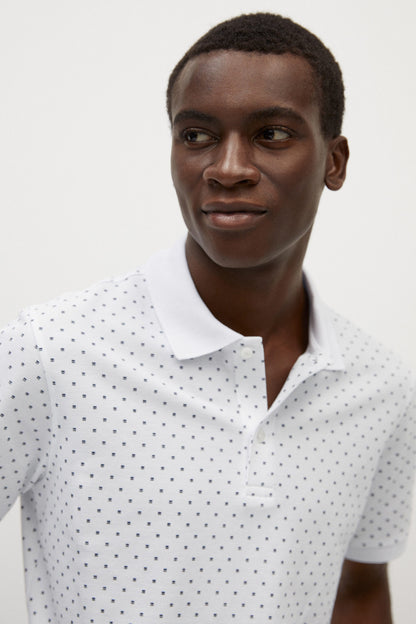 MANGO white patterned polo shirt close-up of pointed collar and placket