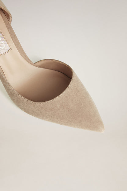 Light pastel grey suede pointed-toe pump, close-up of inner lining