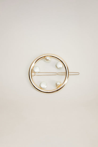 MANGO gold round pearl brooch pin with multiple pearl accents and straight clasp