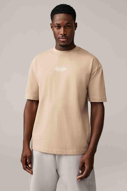 Stone men's crew-neck graphic T-shirt with short sleeves, front logo print