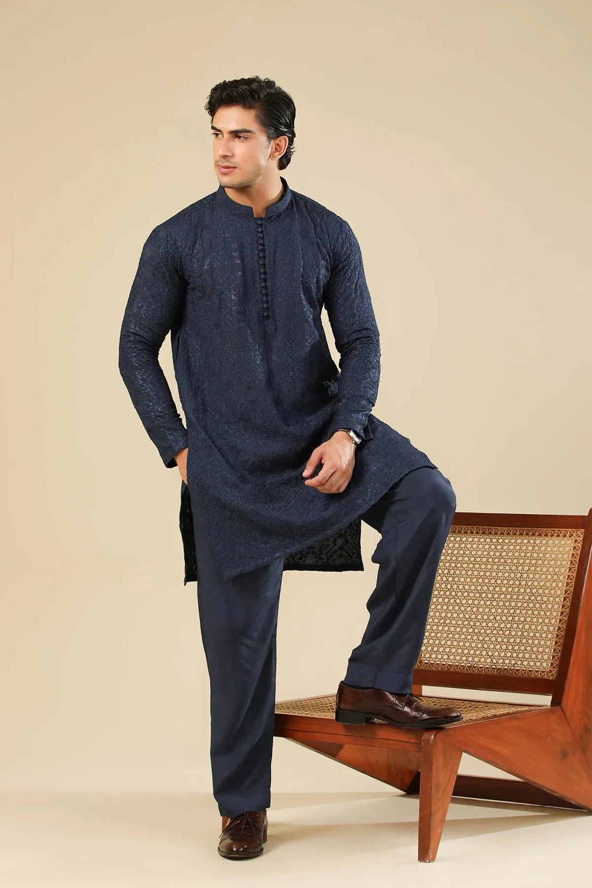 MURAQSH - AK Galleria