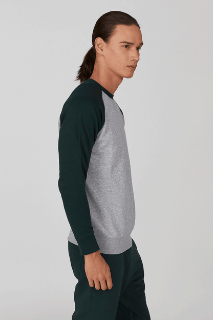 Men's raglan sweatshirt and dark green joggers, heather-gray body with dark sleeves