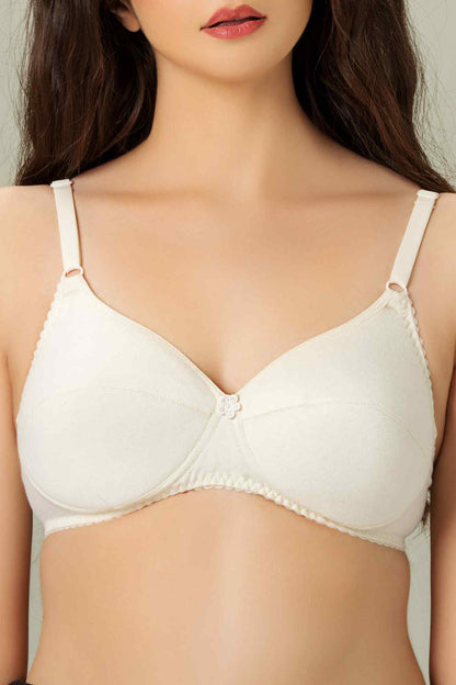 Bebelle vanilla underwire bra with lace-trim cups and adjustable straps