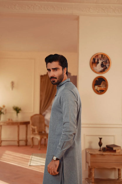Men's blue-gray yarn-dyed kurta, side profile with long sleeves and button detail
