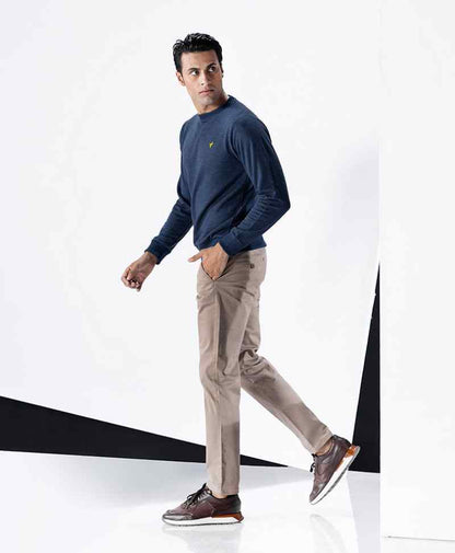 Fitted crewneck sweater, dark navy with small chest logo