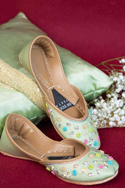 On your Feet - AK Galleria