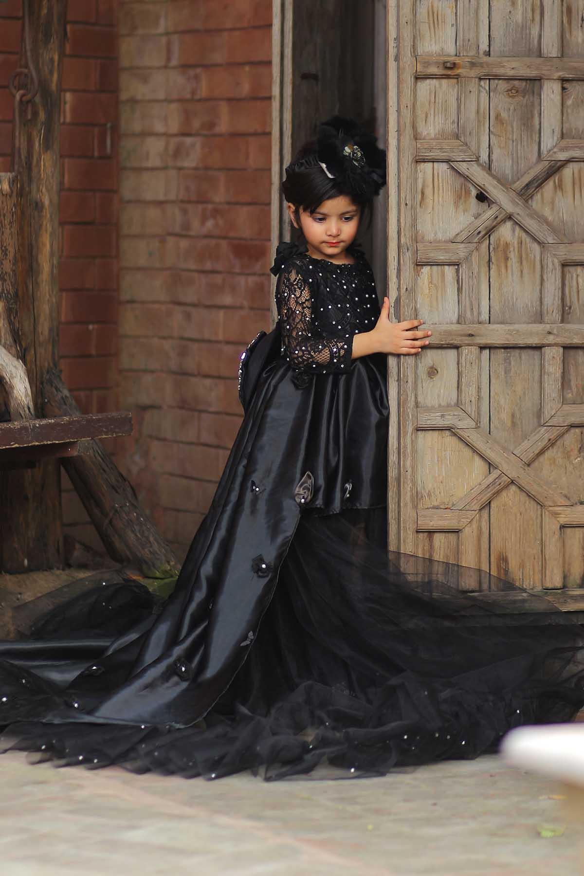 Qurratulain saqib - AK Galleria