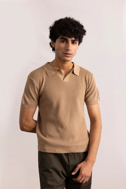 Men’s knit polo shirt in brown, short sleeves and fold-over collar