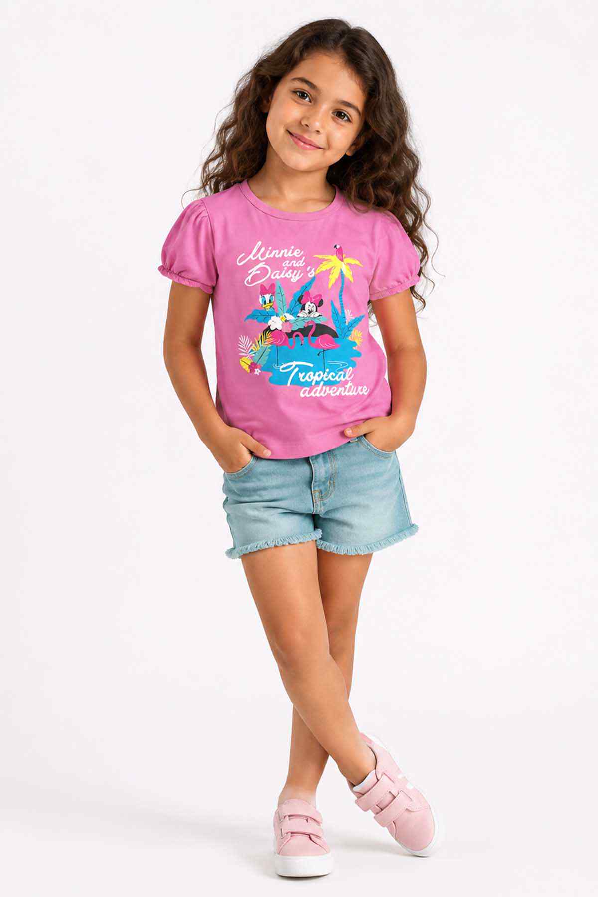 Pink short-sleeve T-shirt with ruffled cuffs and graphic front