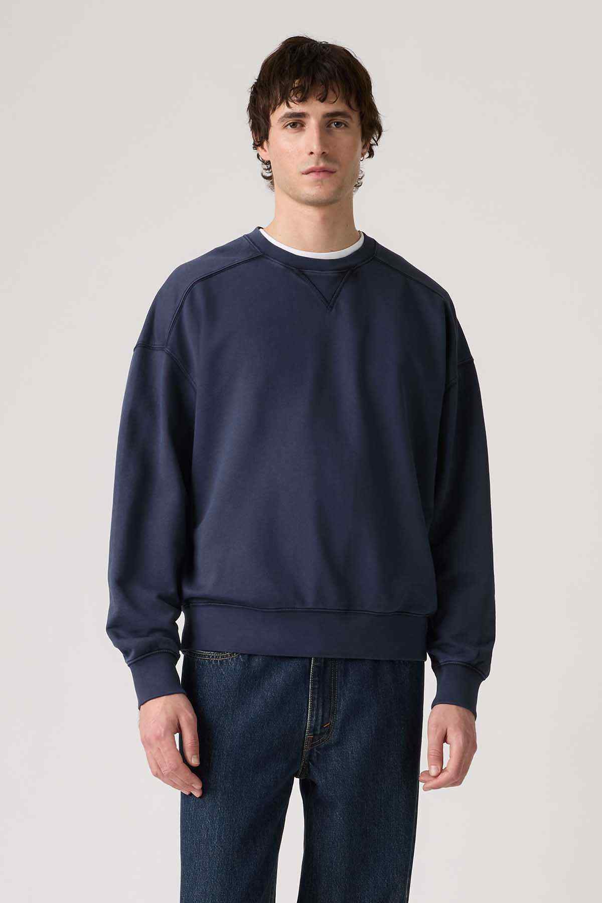 Levi's navy crewneck sweatshirt with ribbed cuffs and hem