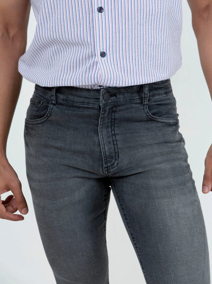 Brumano men's grey jeans close-up: zip fly, belt loops, front pockets